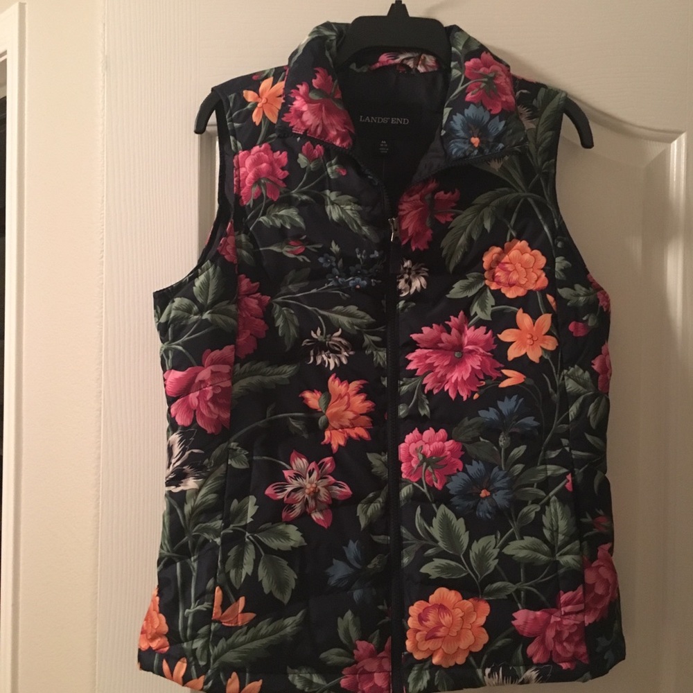 Lands End Downed Vest .. Flowers! Medium